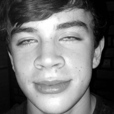 strokingrier's profile picture. Bitch into Benjamin