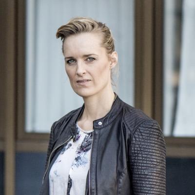 Trine Bjørn er en power-, omsorg- og energicoach, som har mange års erfaring med at forretningsudvikling. Jeg er elsker at tage billeder der fanger.