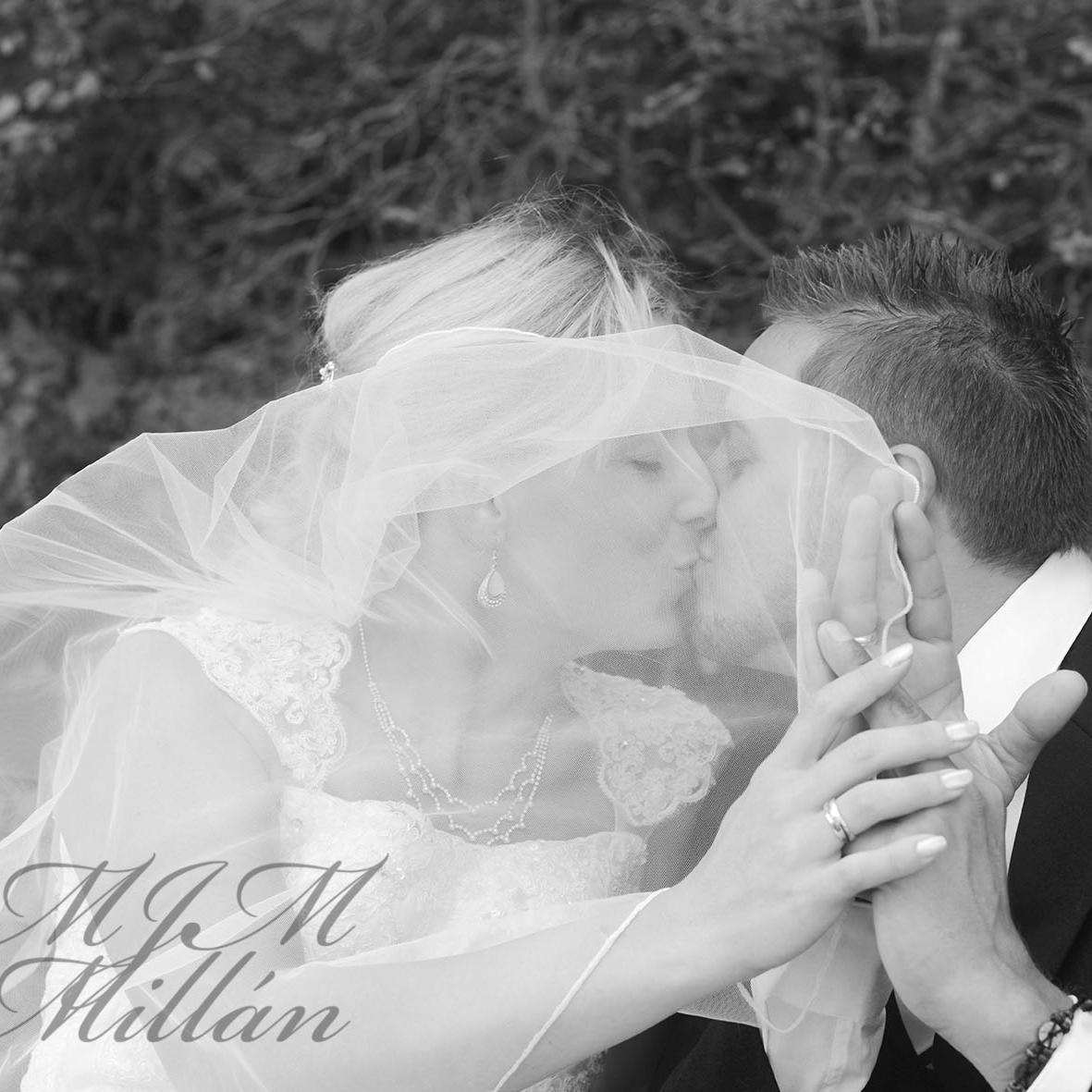 mjmmillan's profile picture. Hochzeitsfotografie. Neugeborene Fotografin. Papeterie für alle Anläse