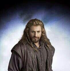 Fíli, at your sevice. I'm the blond dwarf. Nephew of Thorin. Son of Dis. Brother to Kíli. (Whatever Kíli says I'm prettier than him) #spoiled  #parody #Rp