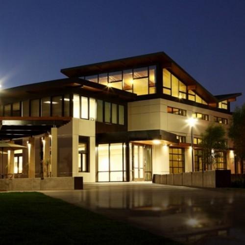 A RPG on a High School for celebrities to better their education and also to be normal people without dealing with the fame and paparazzi. DM/@ to join