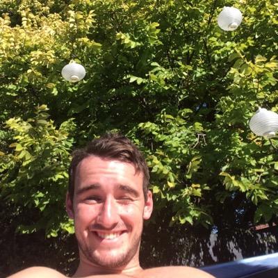 Tomcvann's profile picture. 29 year old guy just searching for that breakout tweet