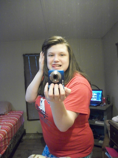 megzisbomb's profile picture. 