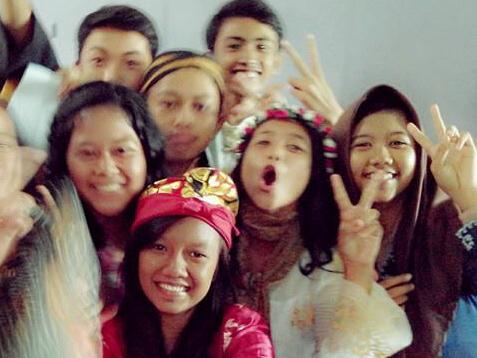 LK || jhs3porong || class IX-D || 16-01-2000 || follback just mention