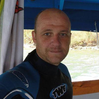 Marc Boulton founder of the African Cichlid Hub. How To: African Cichlid videos and underwater footage of Lake Malawi. https://t.co/3ujKuT7oT6