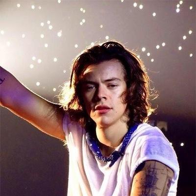 hi im harry..taken by my beautiful princess @_aspenmansfield♥