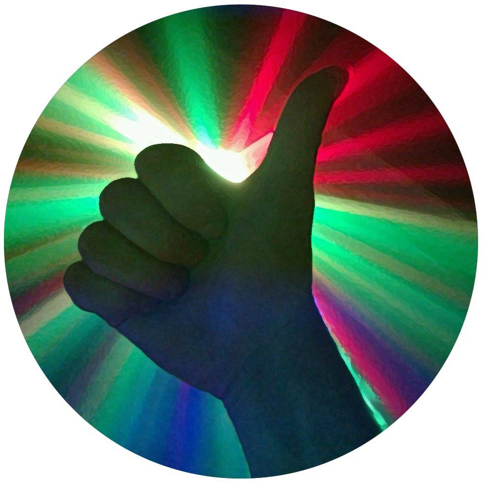 Hej! Jag tycker att folk är lite dåliga på att ge främlingar komplimanger så nu gör jag något åt det med hjälp av #enkomplimang :)