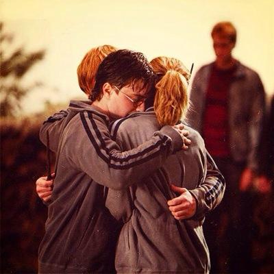 Sally a Brazilian pure blood witch studing at Hogwarts -Slytherin house-. Platfrom 9¾ . -Add me on Pottermore: MagicLumos25272. △⃒⃘ϟ⚯͛