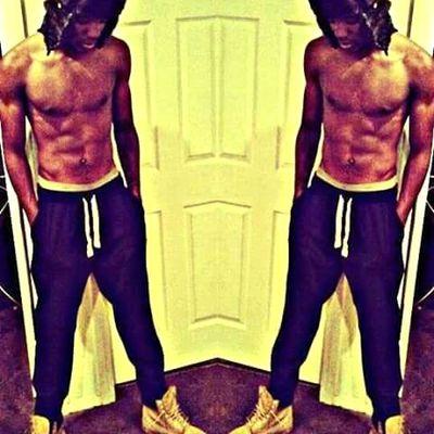 Young rap artist from Las vegas / California raised .. Follow Me !