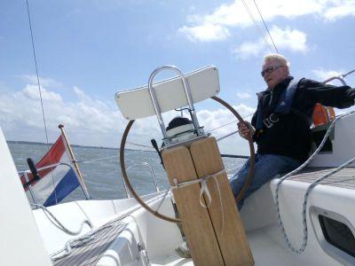 Skiën en reizen . Kritisch . Eigen mening. liberaal. Frysk in Noord Brabant.