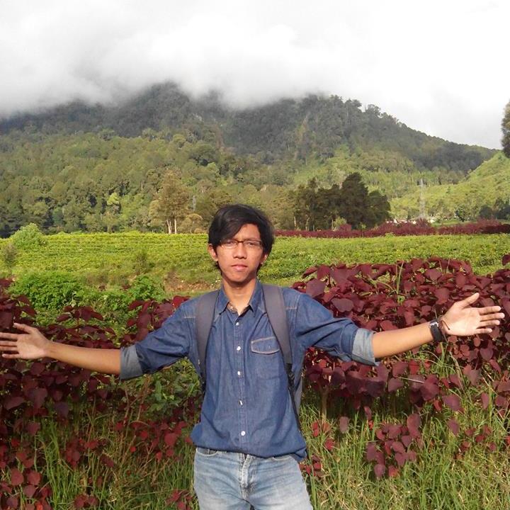 Tersenyumlah pada dunia, maka dunia pun akan tersenyum padamu.