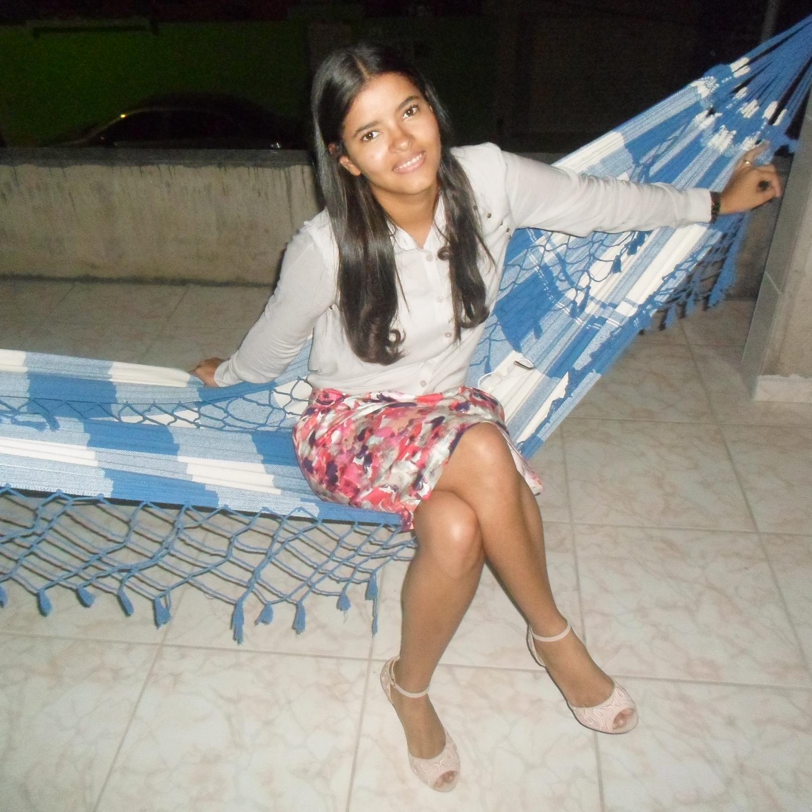 Cantora ,Minha maior alegria é de poder servir ao Deus vivo !Sou esposa de Josiel valerio fone:081-9481-1442 ou 081-3661-1692