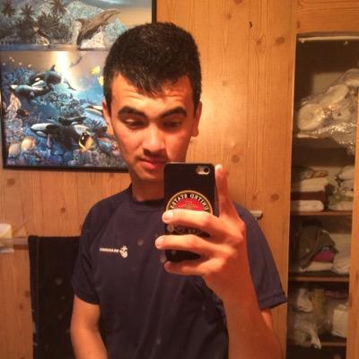 Crismomo45's profile picture. 