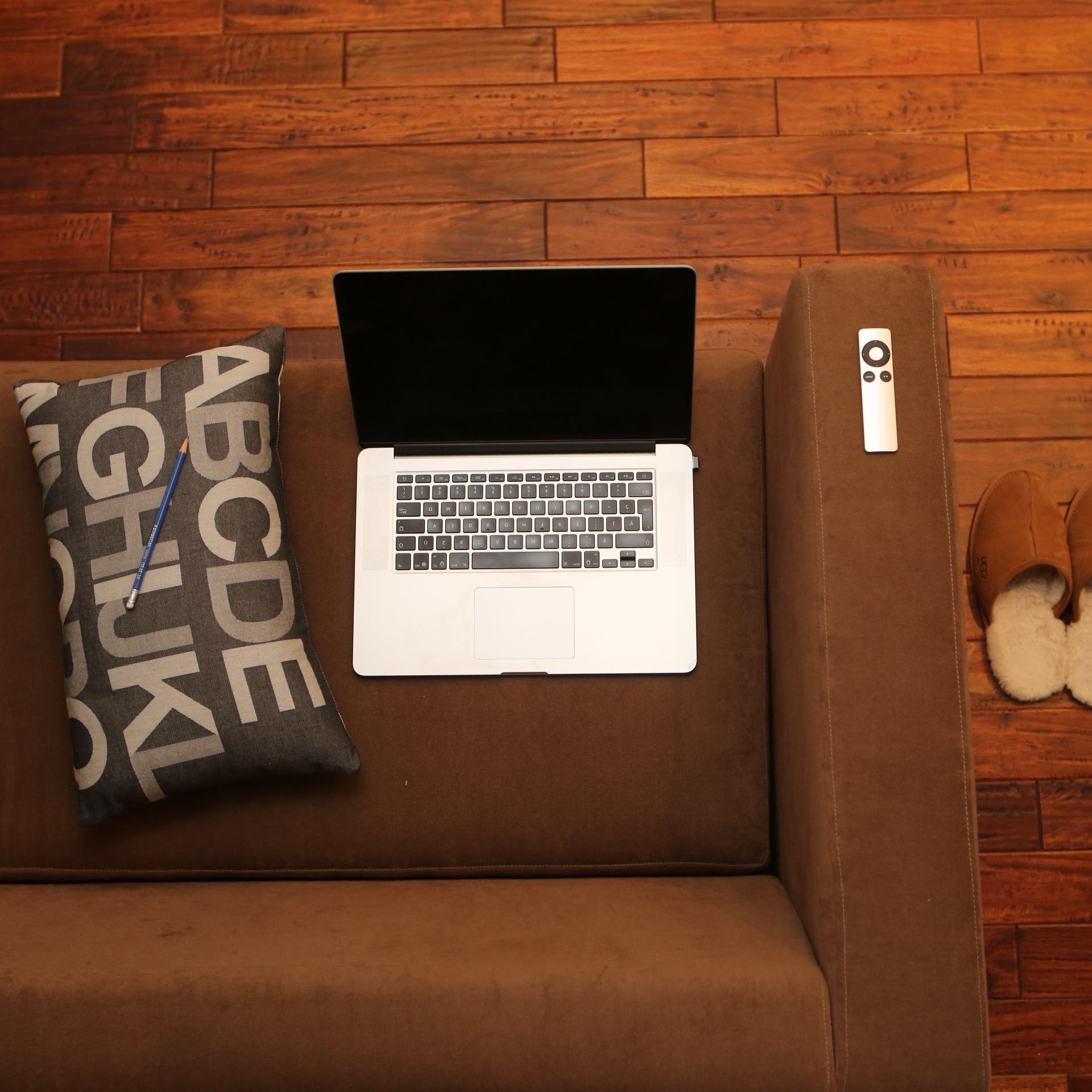 StartUrBlogNow's profile picture. Tweeting tips and helpful advice about blogging. So start your blog now! Check out this guide-- http://t.co/o4jqNr95Yt