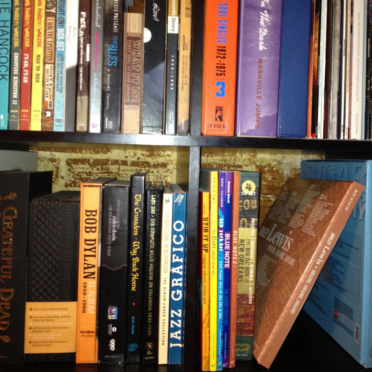 JP analyses books, movies and TV shows. We follow exciting writing, stimulating banter & great music.
