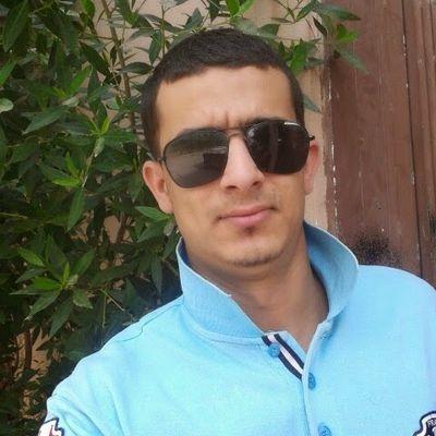 وش حيلتي والعين مَ تقبل النوم
والنوم مَ يبغي محاجر ، عيوني
ياعين وش عندك غدى عندك علوم
نامي دخيل الله وريحي جفوني