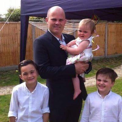 Married to Stephanie and Dad to 3 gorgeous children. When not spending time with the family I like to play golf, watch afcb whilst keeping an eye on THFC.