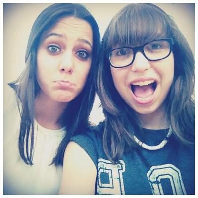 Mejor amiga 3. Qué vivan los idiotas que nos hacen reír, amante de la Doma Clásica.