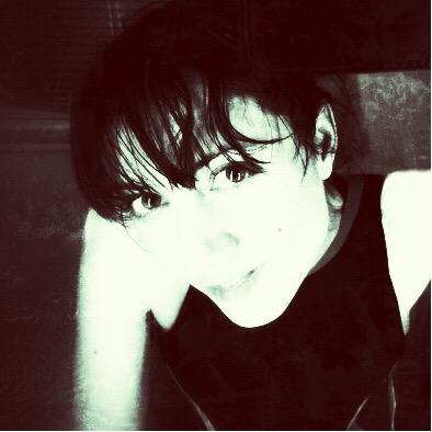 suziebos's profile picture. TV producer. Still plays with cars. Moitié Française, entièrement fière. ⁠