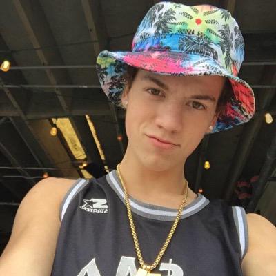 free follow from @goofdolan (: