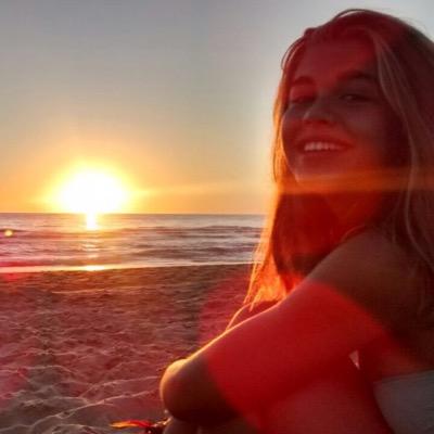 AliAguirre13's profile picture. Por tu francés yo dejaría de hacerme el sueco,hacer tu cama,Venecia,terminar,fumar Marruecos