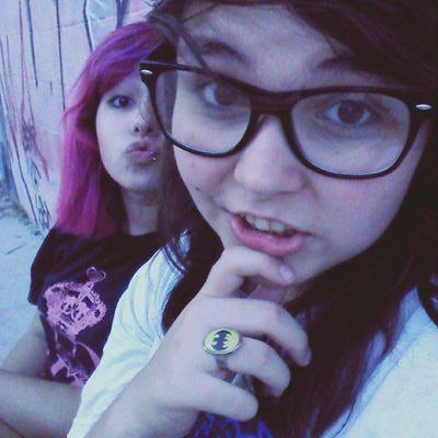 Twitter da Bê: @NeverShoutBe_
Twitter da Marcy: @biersaack_bietch