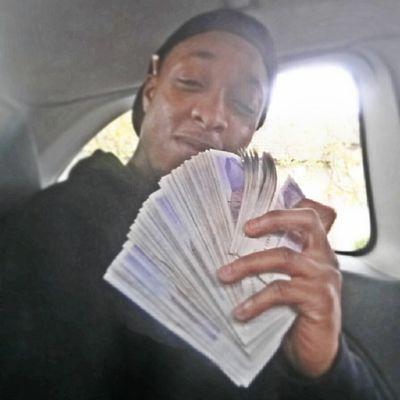 HAHA! #ItsDatReal 3 RS any beats or bookings yan2daz@hotmail.co.uk i'll mash up anyting! holla at me!