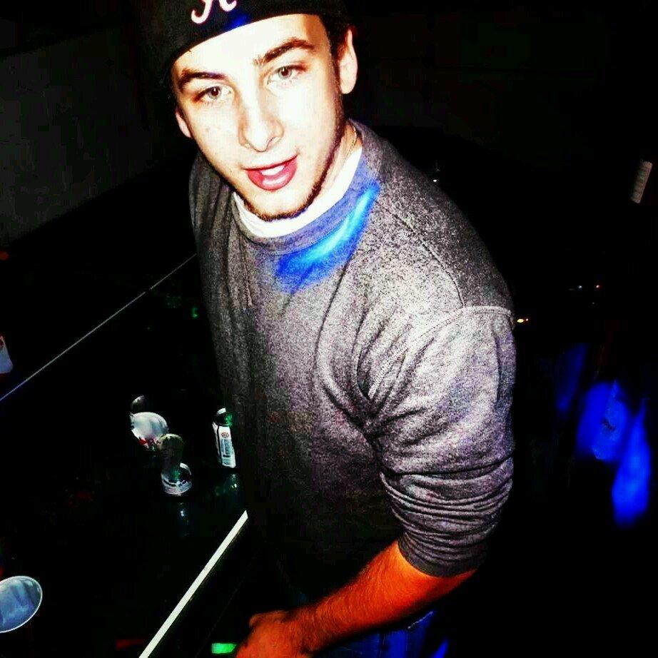 pdLoopbot75Jh's profile picture. go GREEN or go home! #iloveweed