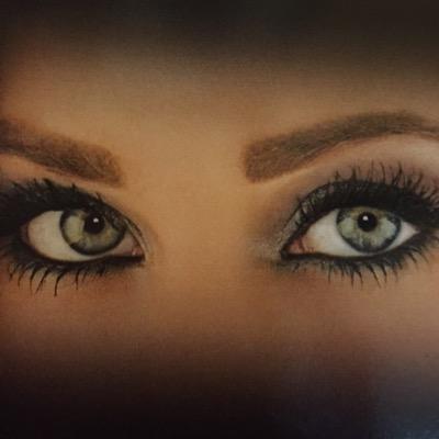 Total makeup up addict. Magnify the beauty of your own lashes with Moonstruck 3D Fiber Lashes! All natural and lasts all day long. I love this stuff! #makeup