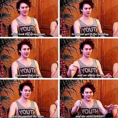 FOLLOW @5SOSGODS OR RT LINK OR I'LL UNFOLLOW https://t.co/PqKa3nsY1A