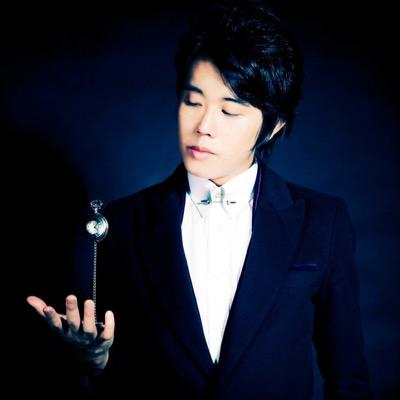 Magician Bond Lee