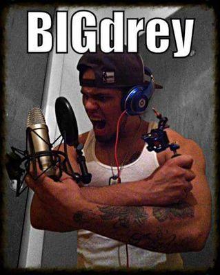 rapper B.boy tattoo artist airbrush salvadorean
