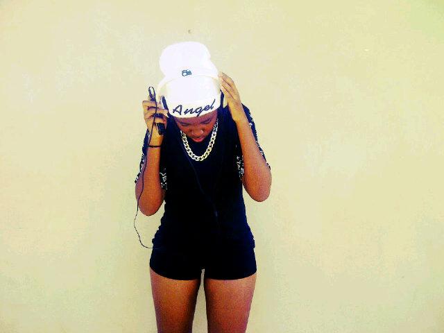 Follow me on my new twitter account @Weirdo_Problems for awesome tweets..I follow back ♥☺