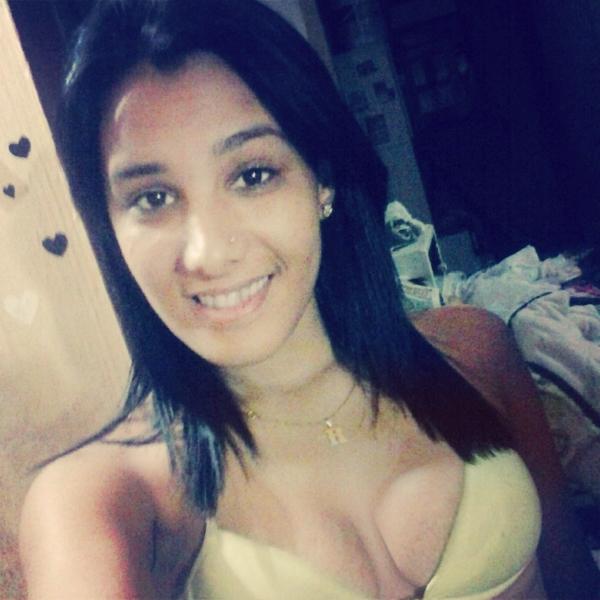Aqui é Corínthians ! ❤
Solteira,  carioca, psiana.. 
Whats: 21 9 9468-2015
2.1 , *-*  
apaixonada pela vida!