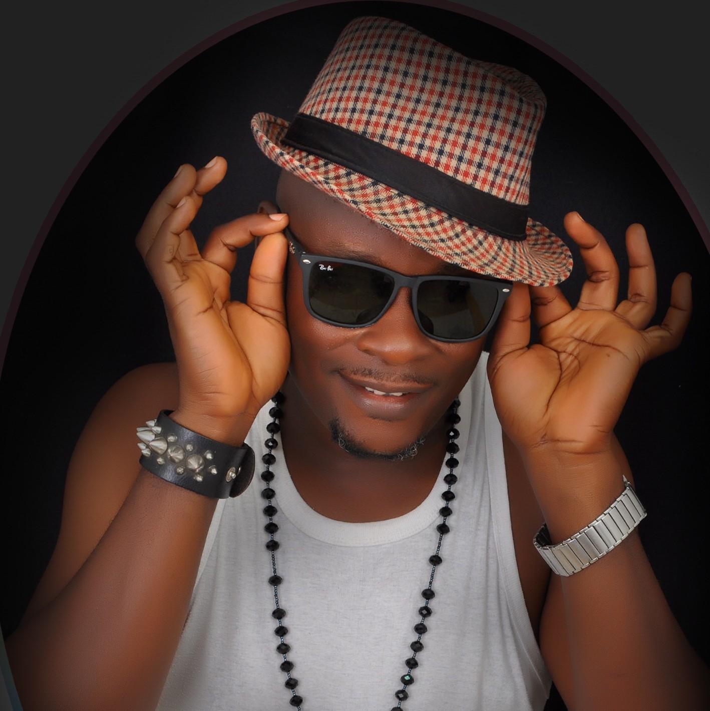 I am a hip pop/ RnB artist from Edo state, Nigeria. I attended Auchi Poly, and graduated as a fine artist. For shows/ concert bookings pls call : 07055434828: