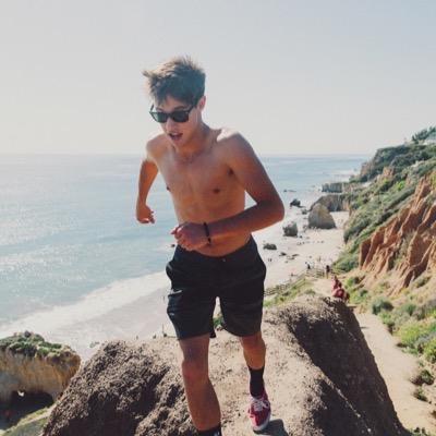 follow @slayingcambear because she gave you a free follow!!!!!!