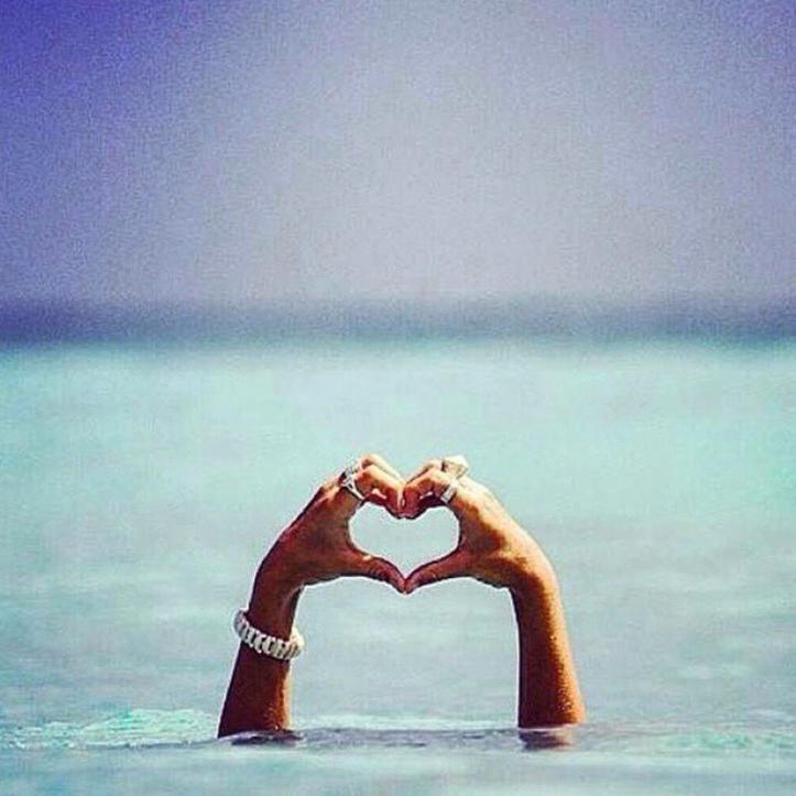 A trusted guide to healthy travel. Find healthy cafes, gyms, yoga studios, farmers markets & health retreats all over the world!