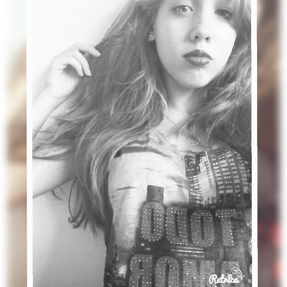Eu sei que a vida vai ser bonita e com o tempo eu volto a sorrir ❤
