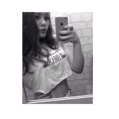 follow meeeeeee, mwah