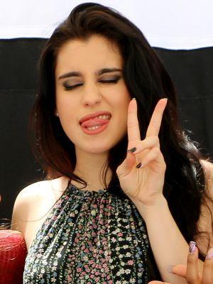 vcs querem que essas sapatas ganhem? ENTAO VOTEM!!! #VoteFifthHarmony #KCA