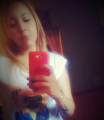 Lud me ama y soy solo de ella♥ fuera gatos!