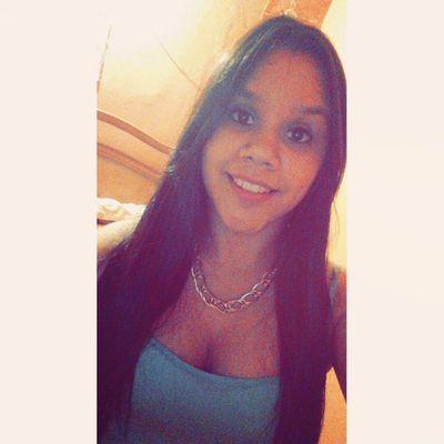 No soy normal ni intento serlo, vivo de mis amigos, farra , amo todo lo que sea comida y de CERRO soy  ♥
