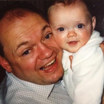 papa, sportliefhebber (vral voetbal), directeur in de Jeugd- en gezinszorg