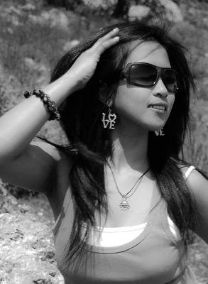 I'm funny and easy to get along with. I love music travelling and meeting new people! :)