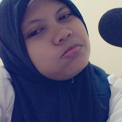 Seorang ibu rumah tangga biasa dengan 2 anak sehat cerdas ceria