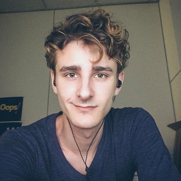 robchronphoto's profile picture. 