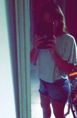 Izzy_pur's profile picture. directioner/colliner/swifitie/sheerio/5sosfam