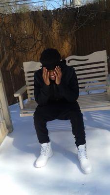 *Call me S.J                                                            *Amazing ass trickshotter looking to make it                *Looking for team...