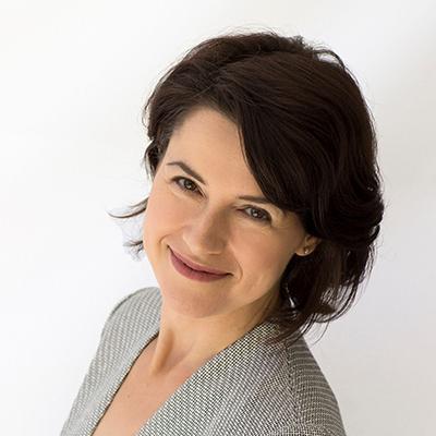 Strategic communications advisor. Writer. Marketing background with a philosophical core. Helping professionals to express their ideas.