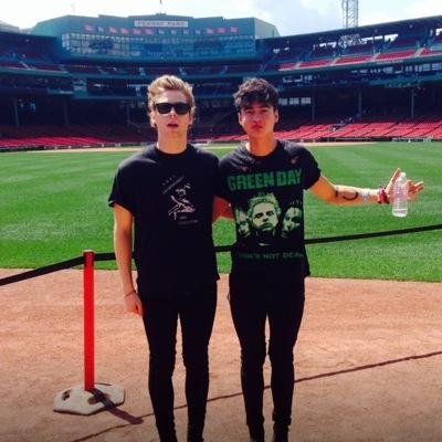 Do you like happy meals?
YES. With extra happy
-Calum Hood